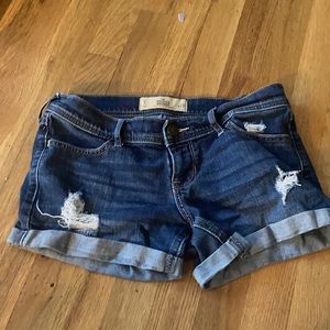 Ripped-Denim Shorts dark washed